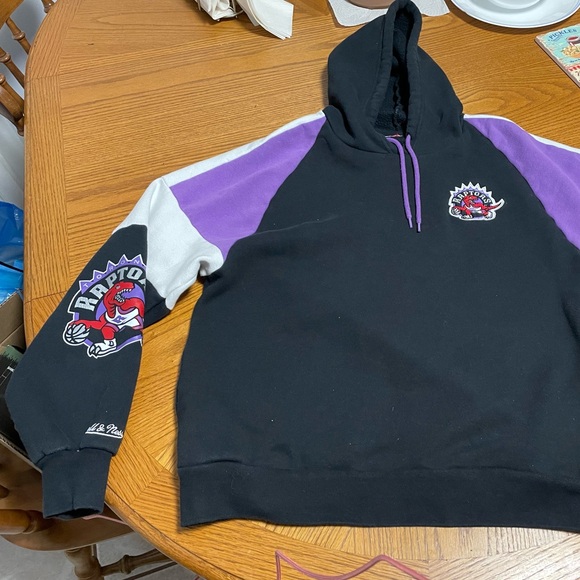 Toronto Raptors purple/white/black hoodie - original logo.  Size Medium VGUC - Picture 2 of 7